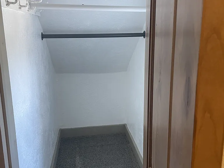 515 Bellevue Pl — Photo 13