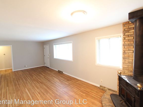 4th image of 1113 Sherwood Forest Dr