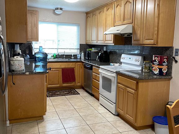 Full kitchen downstairs. Shared with one other tenant renting a master bed room.