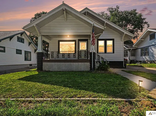 809 S 36th St, Lincoln, NE 68510