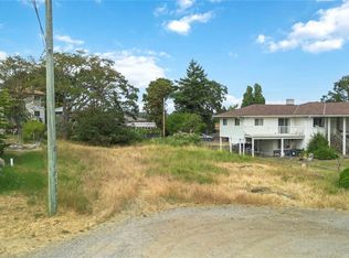 1360 Vista Hts, Victoria, BC V8T 2J3