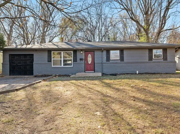 2952 E Southeast Circle, Springfield, MO 65802