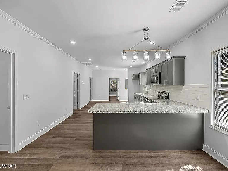 122 Hatton St — Photo 4
