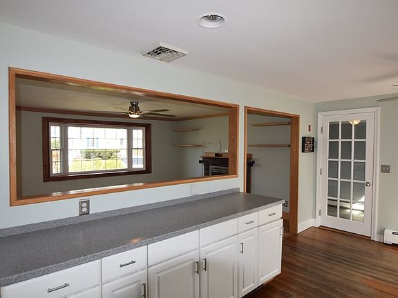 4th image of 71 Rockefeller St