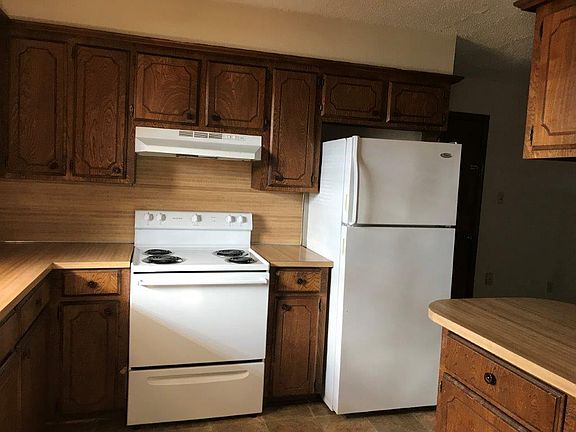 2nd image of 6115 SW Park Ave