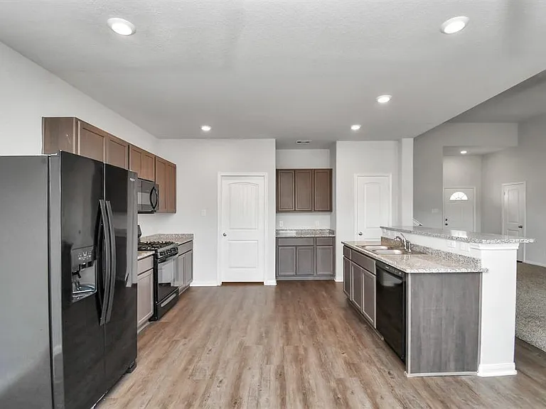 11028 Patriot Ct — Photo 11