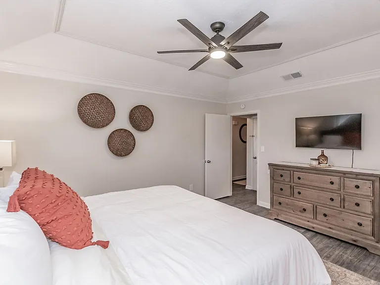 340 Gloria St — Photo 20
