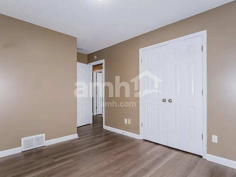 1377 Marhill Cv — Photo 13