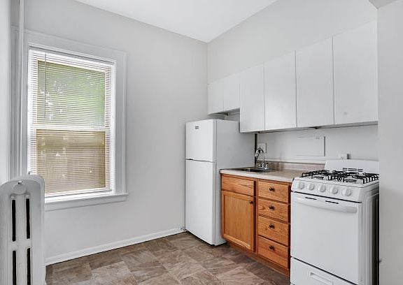 3rd image of 1919 Dupont Ave S #2008707