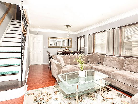 2nd image of 2051 E 55th St