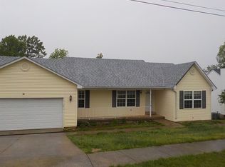 870 Shelby Ave, Radcliff, KY 40160