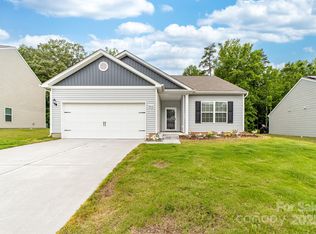 8416 Highgate Dr, Charlotte, NC 28215