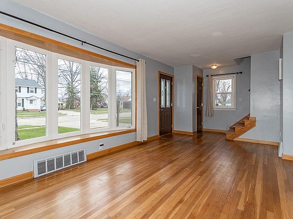 3rd image of 30521 Willowick Dr