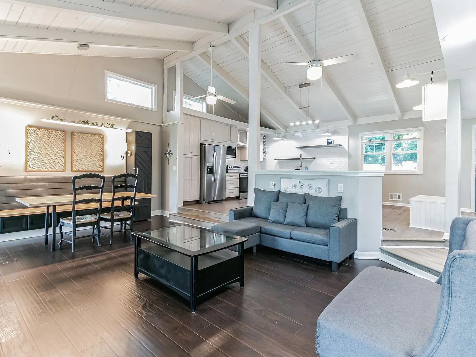 3 bed, 2.0 bath, 1600 sqft, $962 — Photo 4
