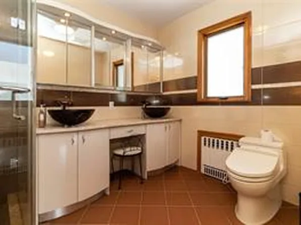 2613 East 65th Street image 22 of 31