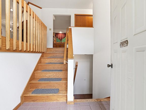 4th image of 1007 Winton St
