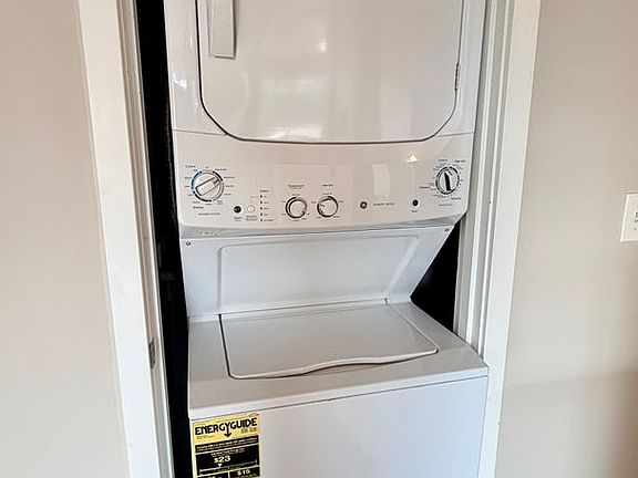 4th image of 2517 Thorndyke Ave W APT 6