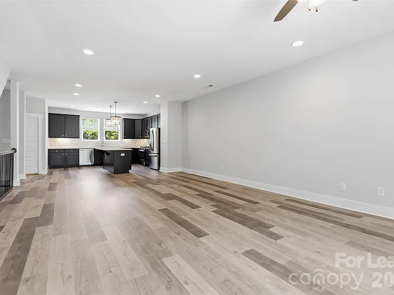371 S Bruns Ave — Photo 6