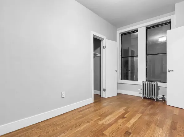 12 Pinehurst Avenue image 5 of 8