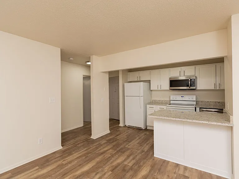 Kate's View Apartments | Updated North Chattanooga Apartments with Scenic Views — Photo 7