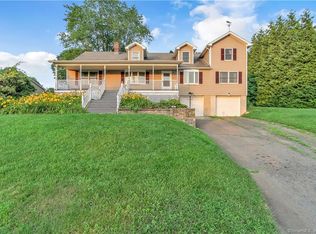 18 Grandview Blvd, Derby, CT 06418