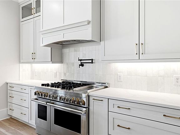 5th image of 231 Aberdeen Way