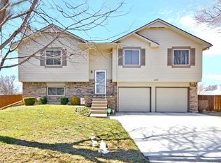 2111 N Parkridge Ct, Wichita, KS 67212