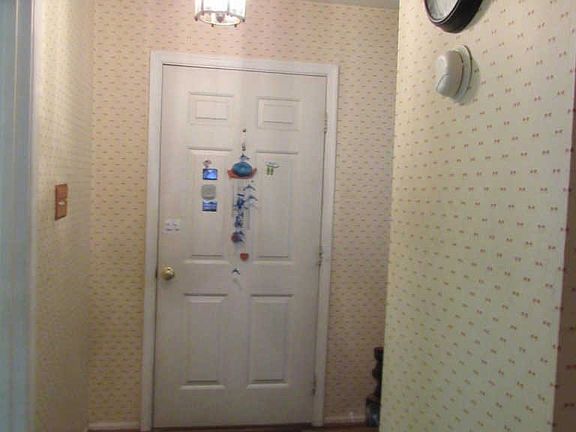 4th image of 10111 Schoolhouse Woods Ct