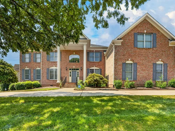 10618 Tarton Fields Cir, Raleigh, NC 27617