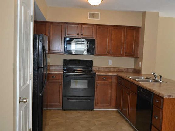 3rd image of 810 N Academy St APT B
