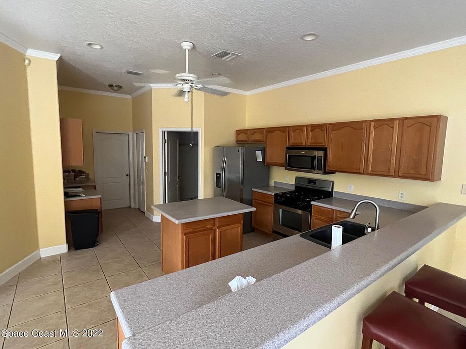 1st image of 1032 Worthington Spring Dr