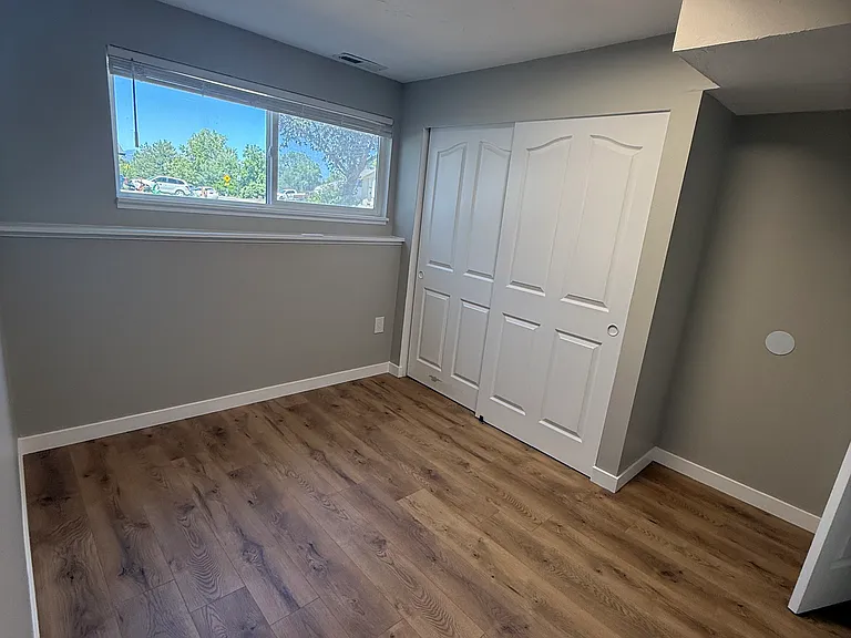 992 E Sunburn Ln — Photo 6