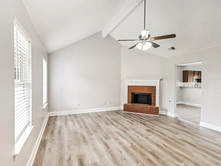 3030 Caitlynn Cir N — Photo 3
