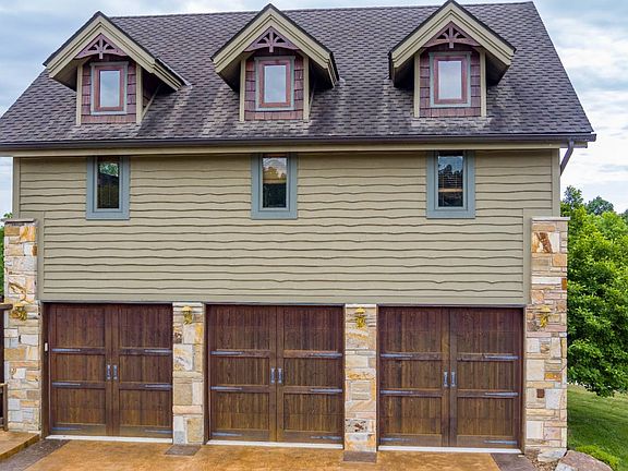 4th image of 300 Eagle Point Dr