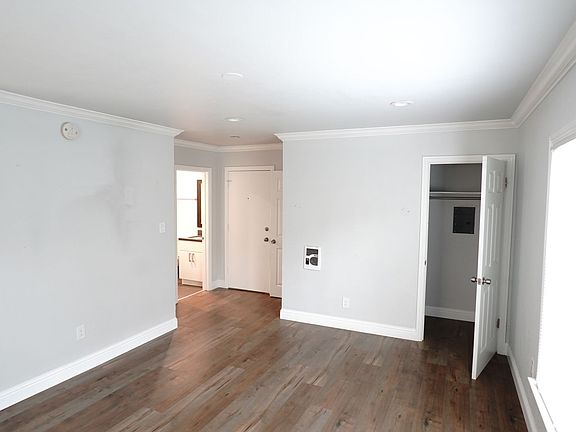 3rd image of 2912 14th Ave APT 204