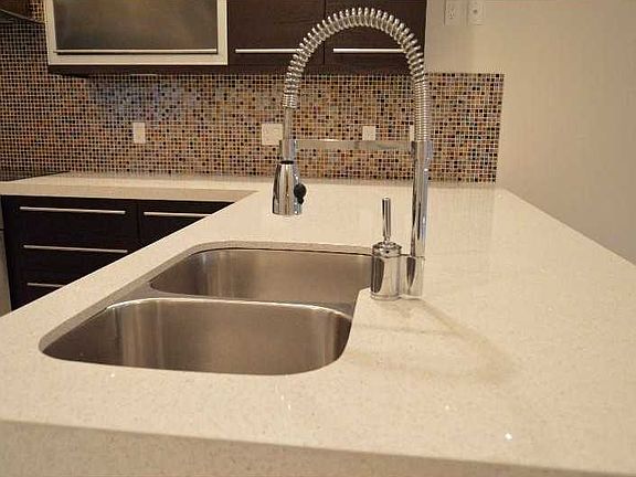 Kitchen Caesarstone Quartz Counters