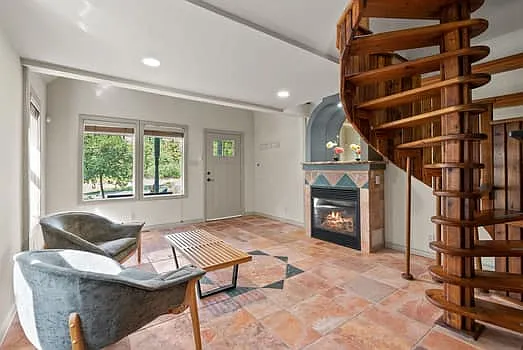 1413 W Water Ave — Photo 6