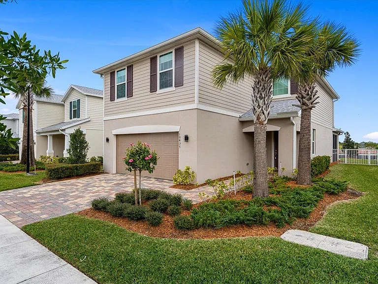 10437 SW Captiva Dr — Photo 1