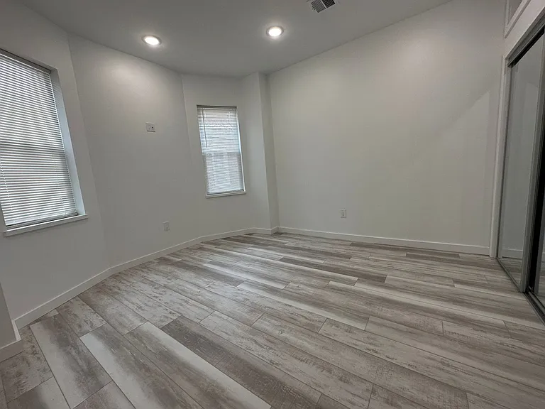 129 S 51st St #2F — Photo 6