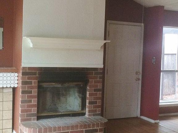 2nd image of 1716 Yorkshire St