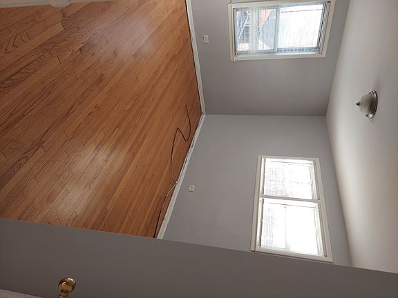 5th image of 6637 N California Ave APT 2