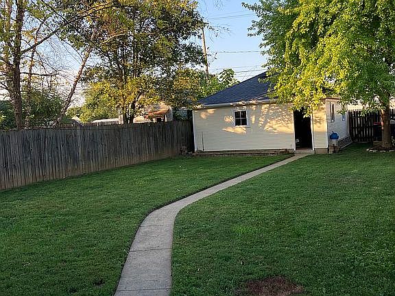 4th image of 907 Nicklin Ave