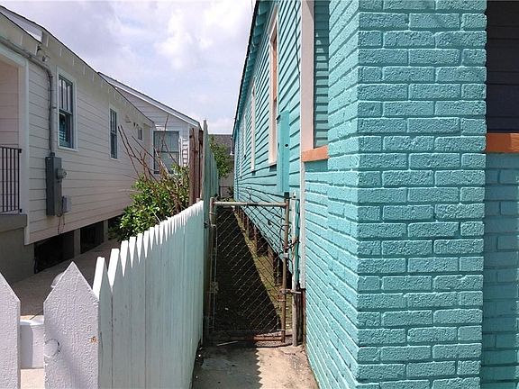 2nd image of 8610 Spruce St #8610