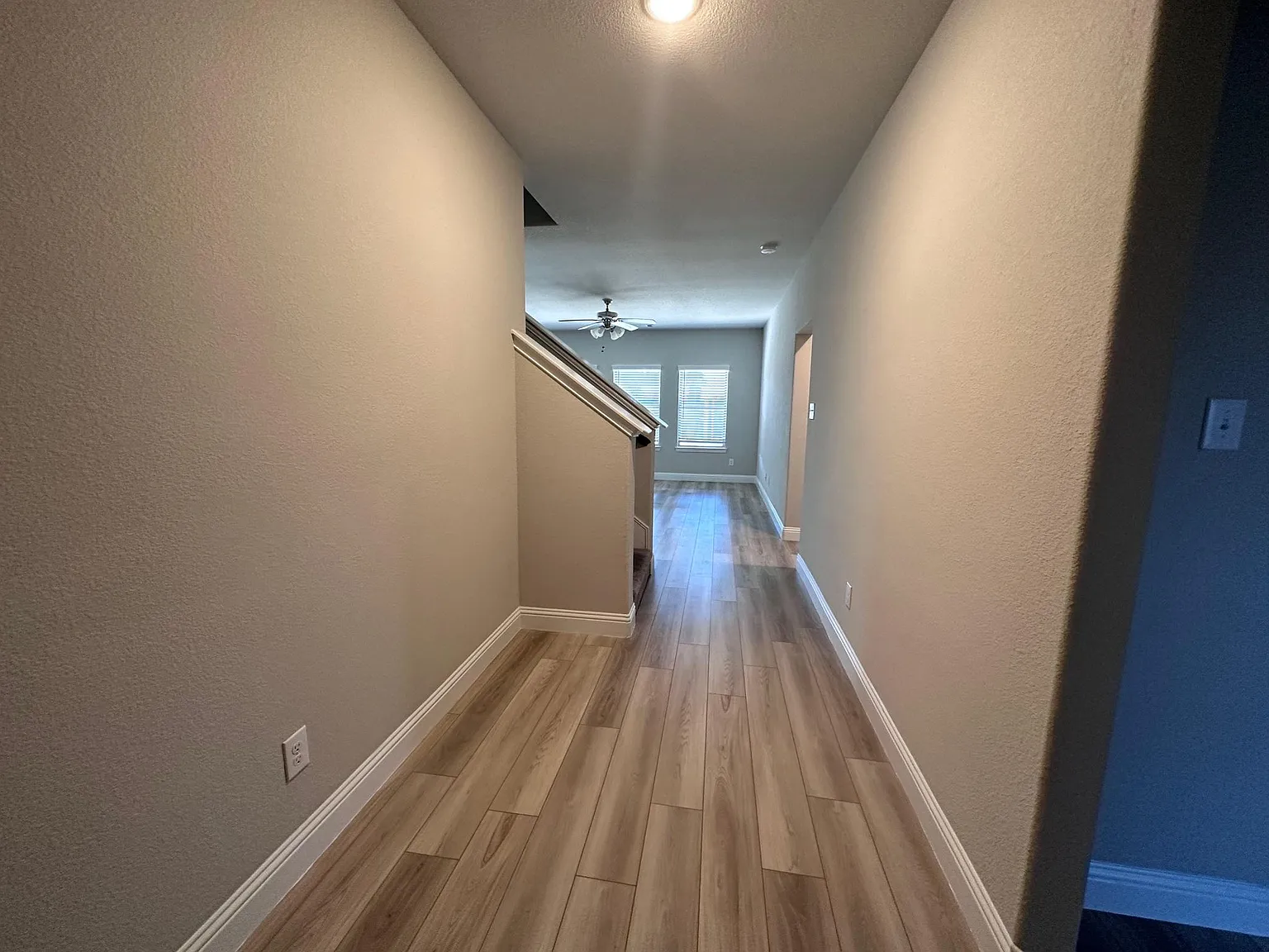 3 bed, 2.5 bath, 2101 sqft, $2,650 — Photo 2