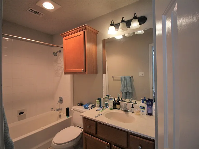 2110 Main St #1 — Photo 6