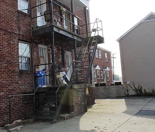 5th image of 63 Maccorkle Ave SW