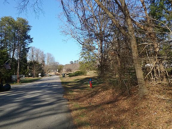 QUIET DEAD END STREET