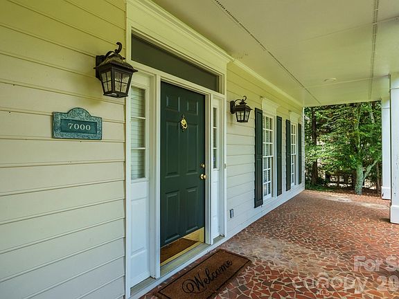 4th image of 7000 Hollow Oak Dr
