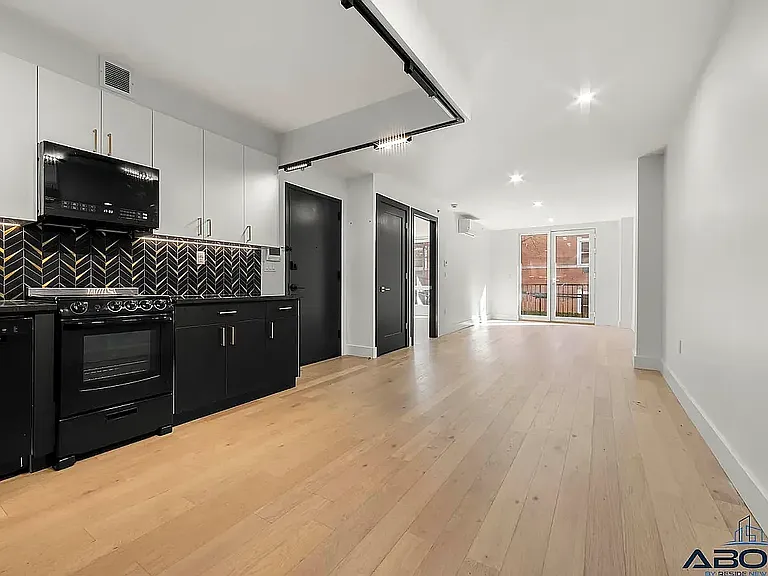 154 Lenox Rd #3E — Photo 2