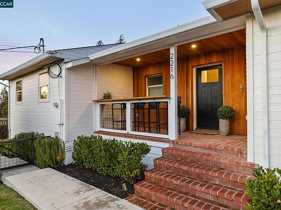 3rd image of 2216 Blackwood Dr